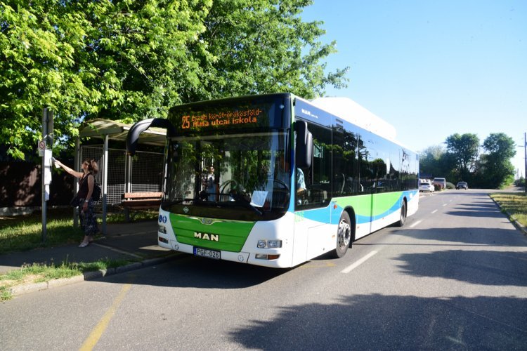 Változik a nyári táborok induló buszmegállója