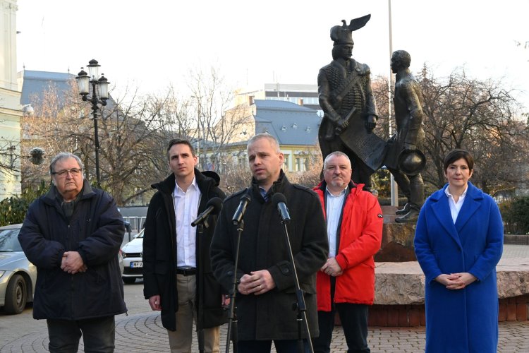 Az ellenzéki pártok egy része Jeszenszki Andrást nevezte meg polgármesterjelöltként egy nyíregyházi sajtóeseményen