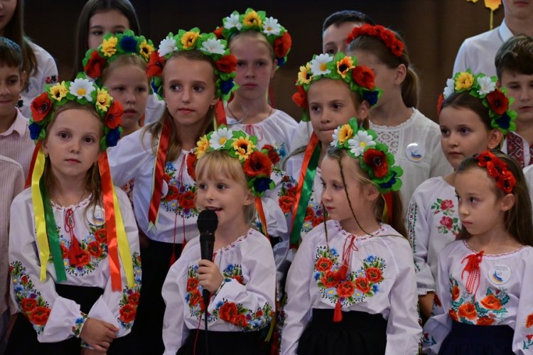 Elkezdődött a tanév a Leszja Ukrajinka ukrán iskolában