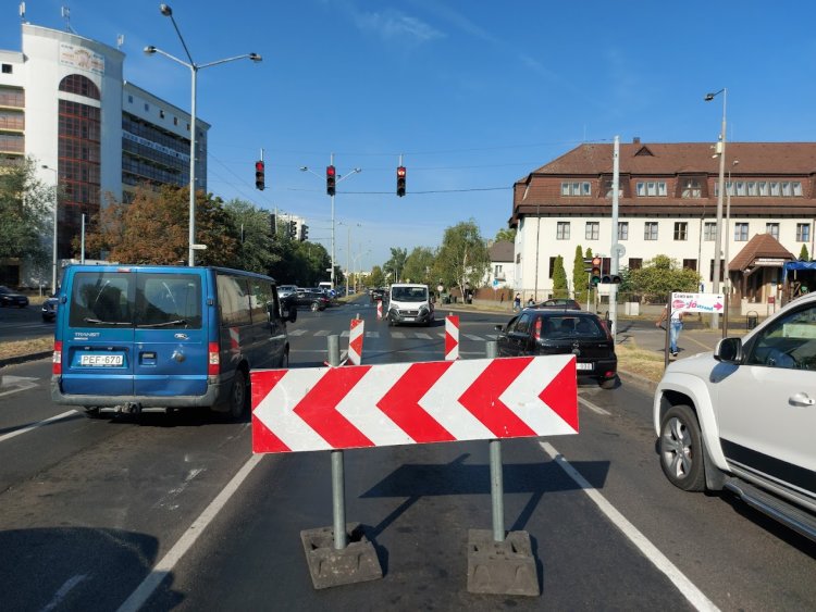 Minden irányból nehezíti a közlekedést