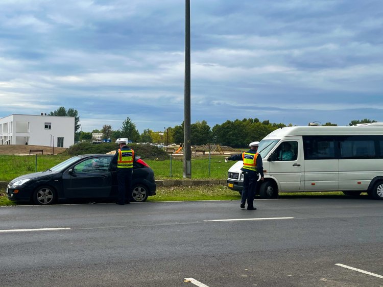 ROADPOL akció – Ezúttal a telefont kézben tartó járművezetőkön van a fókusz