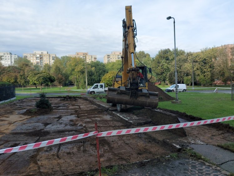 Készül az új parkoló, a Fazekas János téren lett rá szükség