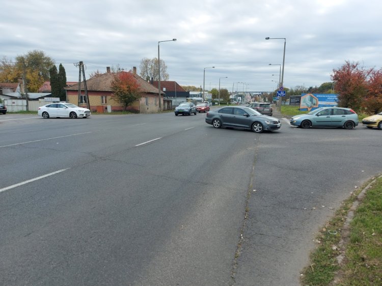 Autóval csak a reggeli órákban hajthatunk be a temetőbe! 