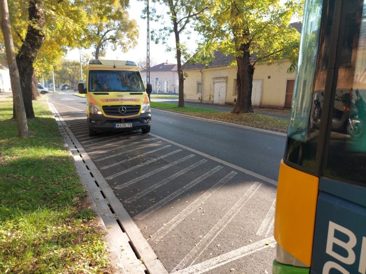 Kórházba szállították a busz utasát                      