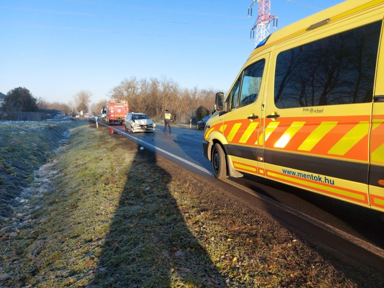 Összetolta az előtte haladó járműveket                           