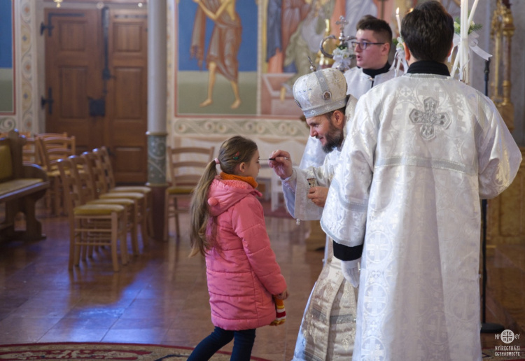 „Isten emberré lett, hogy az ember elinduljon felé” – Karácsony a Szent Miklós-székesegyházban