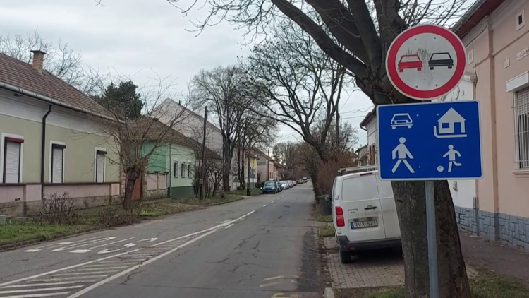 Rendszeres ellenőrzésekre számíthatnak az autósok a Nádor utcai lakó-pihenő övezetnél