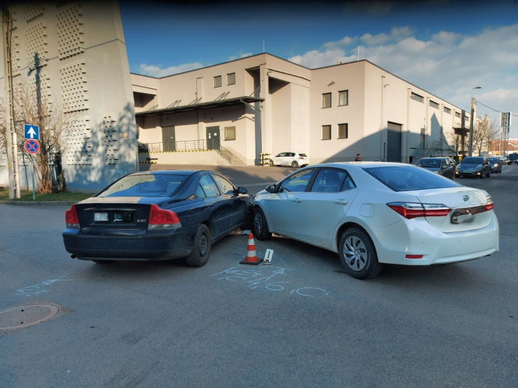 Hatalmas csattanással ütköztek össze                                             