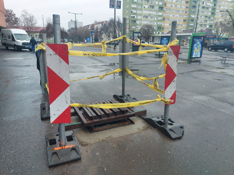 Fedlapcsere és burkolatjavítás kezdődött