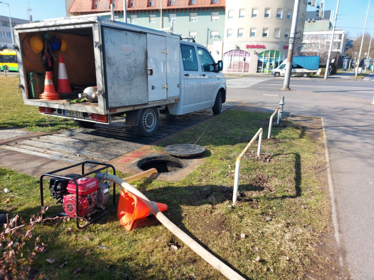 Nem karba tett kézzel ülnek: karbantartást végzett a NYÍRTÁVHŐ