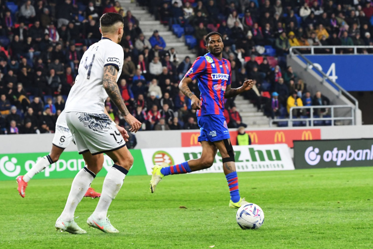 Kontrákkal büntetett a Puskás a kimaradt Szpari helyzetekért