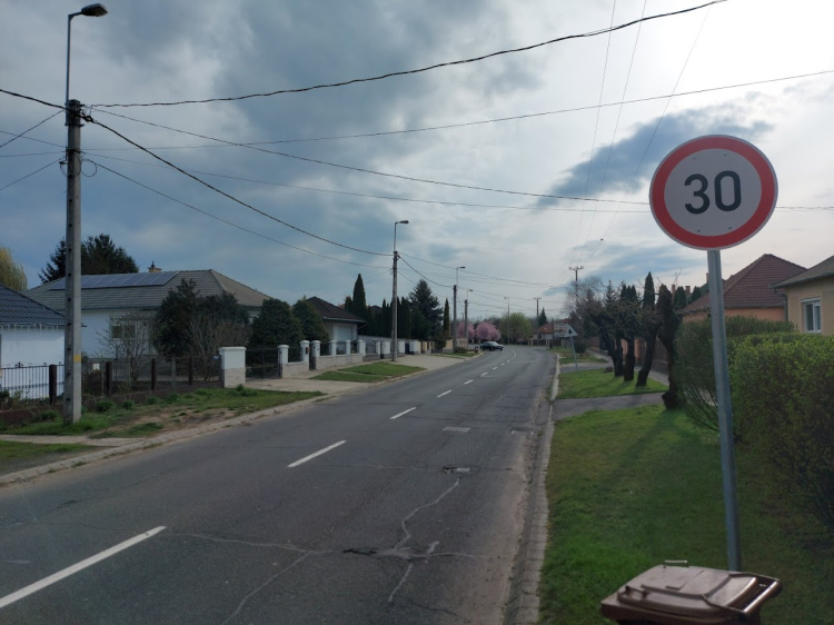 Még a szellő is lassabban fúj a Szellő utcában