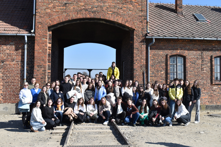 Belekóstoltak Lengyelországba - A Szent Imre gimnazistái feledhetetlen utazáson jártak