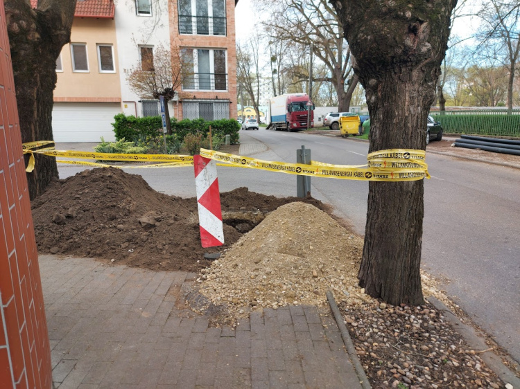 Mutatjuk, miért lassítson a Sarkantyú utcában!