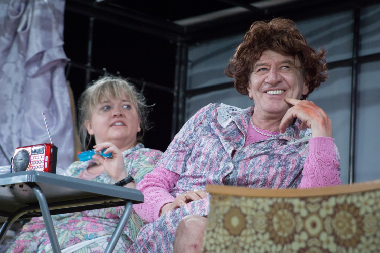 Leenane szépe – Mucsi Zoltán anyaként elképesztette a közönséget 