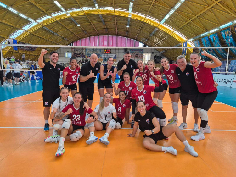 A tornagyőzelemért játszhatnak vasárnap a röplabdások