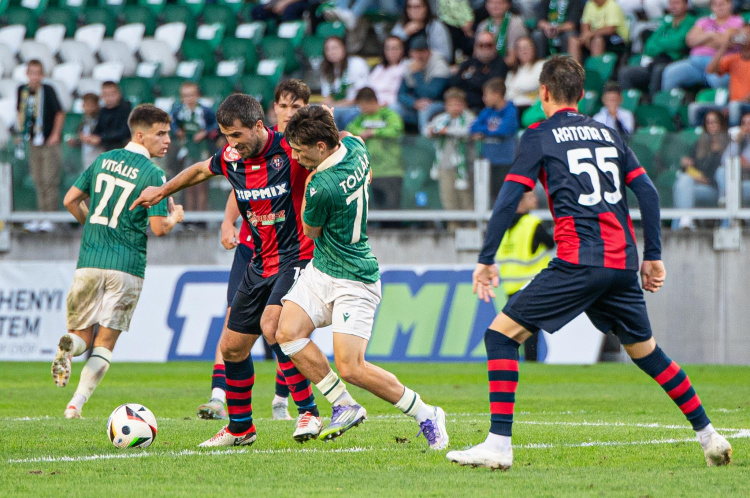 A listavezetőt fogadja a Szpari a hétvégén. 