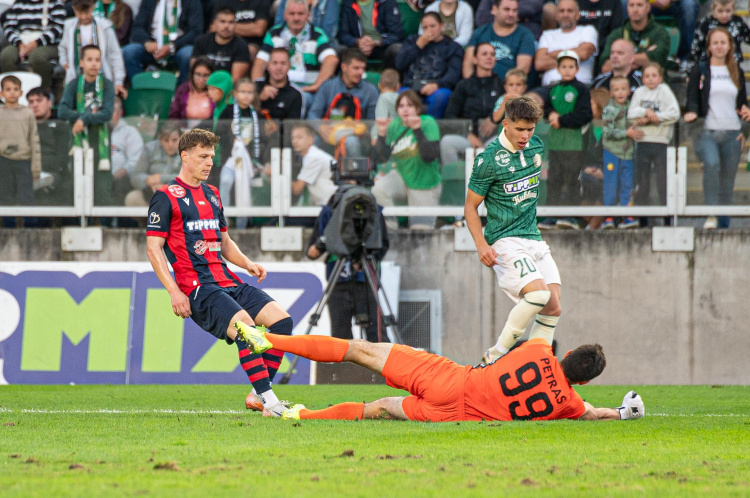 A listavezető Paksot fogadja szombaton a Szpari 