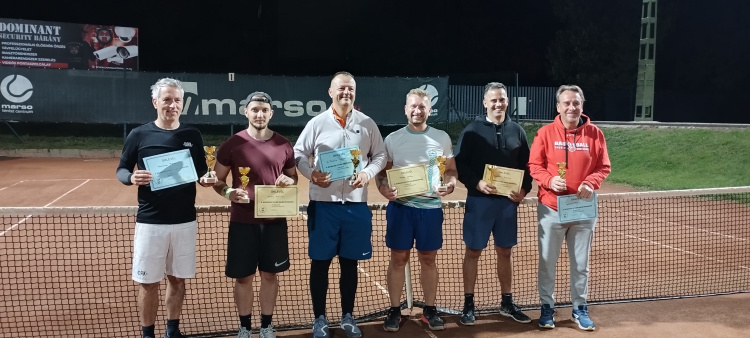 Ismét tenisszel emlékeztek Jeszire                               