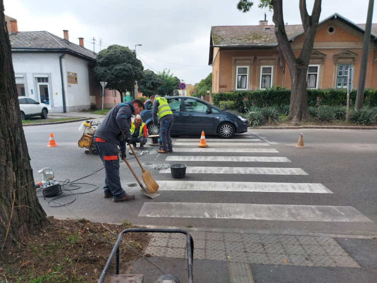 Új prizmák a Bethlen Gábor utcánál lévő okos zebránál