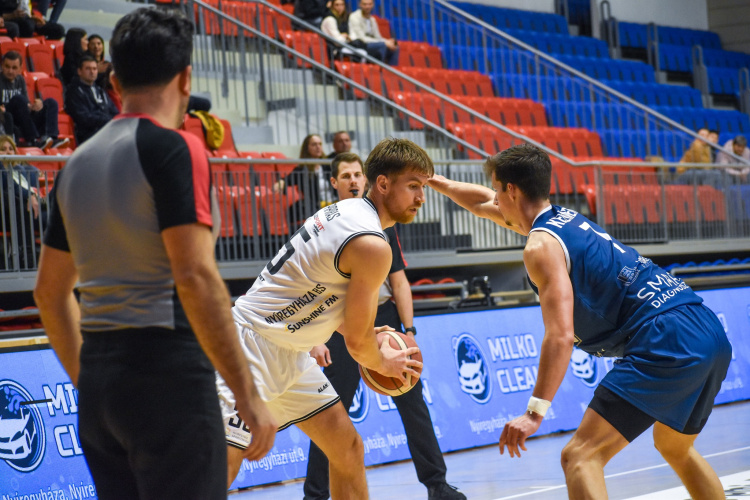 Négy meccs, négy győzelem!                                  