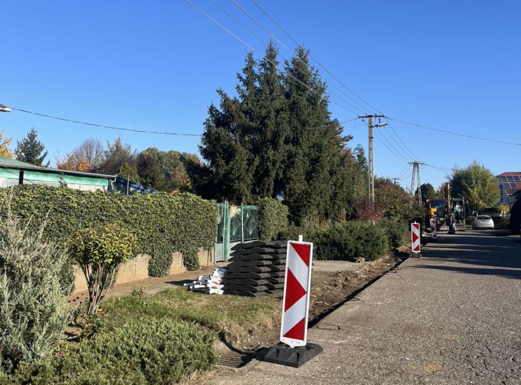 Újabb beruházás a félmilliárdos fejlesztésből - a Tímár utca felújítása is elkezdődött