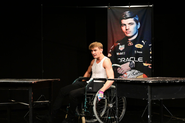 Újra közönségtalálkozóra várják a színházkedvelőket a Z naplója, avagy az Agytakarítás című előadás után!