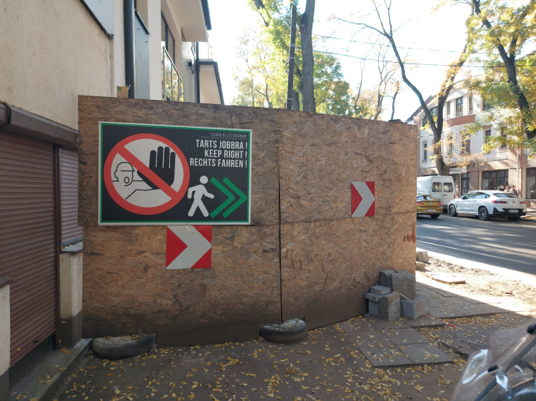 Új járdaszakasz épül a Dózsa György utcán