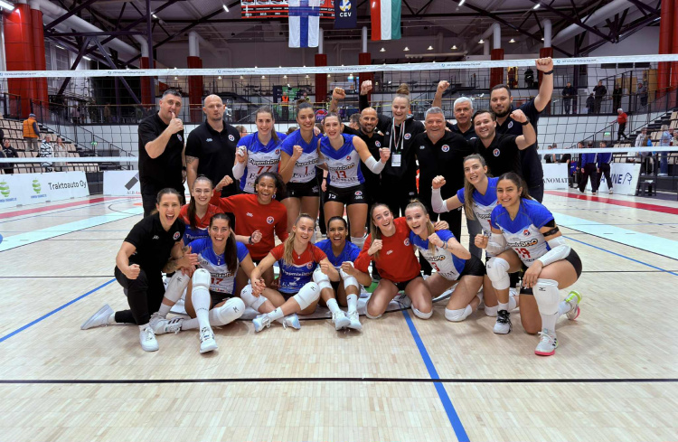 Két és fél órás röplabda thriller, a végén happy enddel! 