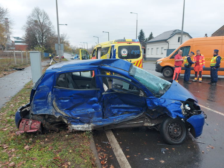 Tragédia a Tiszavasvári úton - 63 éves sofőr életéért hiába küzdöttek