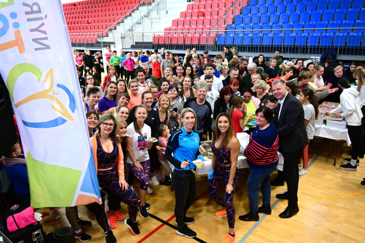 Edzés, szülinap, torta - ünnepelt a Mozdulj Nyíregyháza