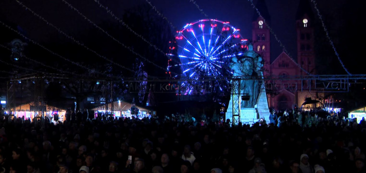  Meglepetés flashmobbal kápráztatták el a nyíregyháziakat! - Videó!