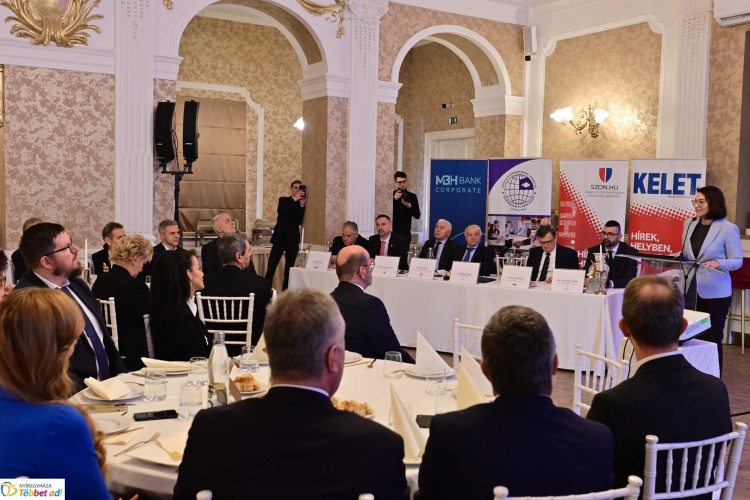 TOP 100 díjátadó Nyíregyházán: gazdaságbarát kormányzati környezet és dinamikus adónövekedés
