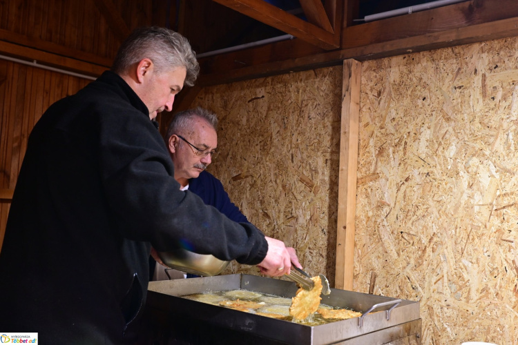 Ajándék lapcsánka az adventi forgatagban