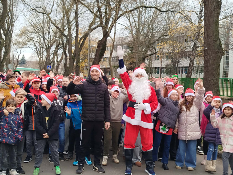 Mikulás futás a Kazinczy Ferenc Tagintézményben
