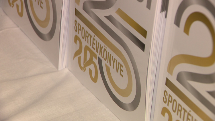 Eredmények, érdekességek, emlékezetes fotók - megjelent a 2025-ös Sportévkönyv