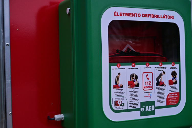 Defibrillátorok – Újabb kihelyezett készülékekkel bővült a város