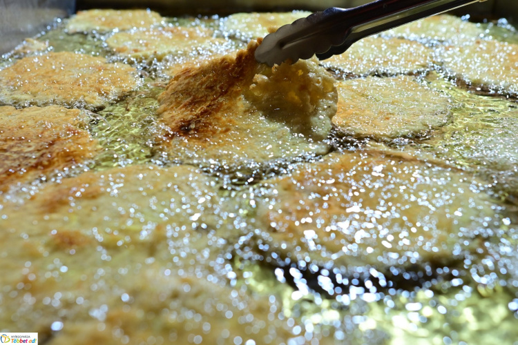 Mit szólna egy friss, forró lapcsánkához? - a Kossuth téren csütörtökön Önt is megvendégelik