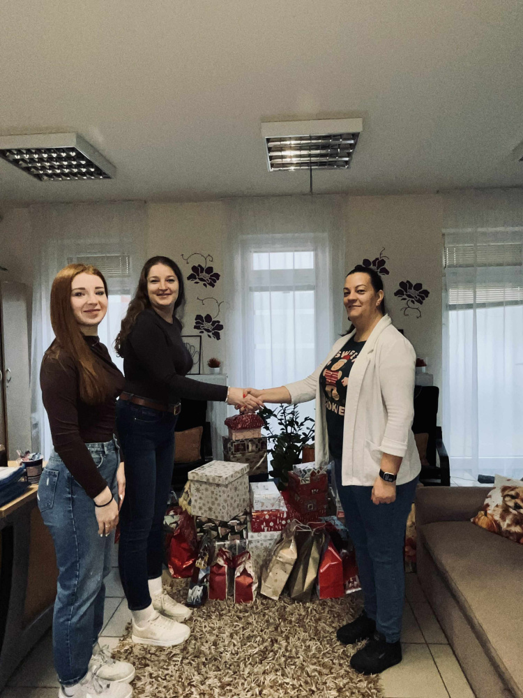 Példamutató kezdeményezés – az Oltalom Szeretetszolgálat számára gyűjtöttek a nyíregyházi szakkollégisták