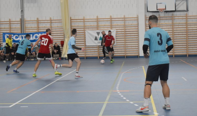 Zárul a terembajnokság első része - nagy csatákat vívnak az együttesek