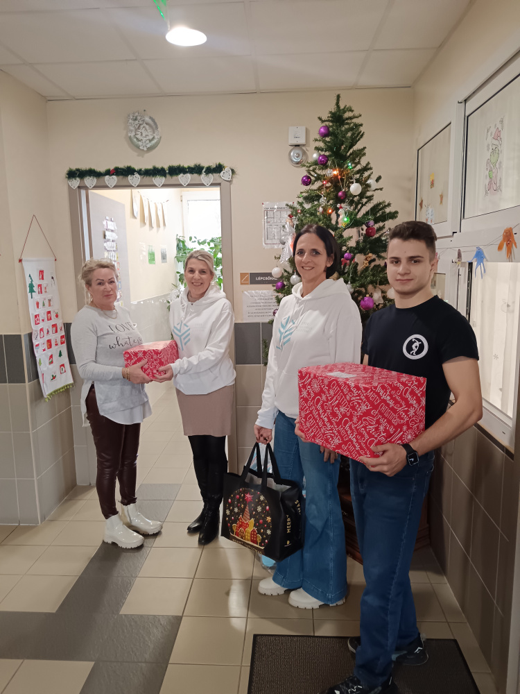 Adományokkal segítette idén is a Családok Átmeneti Otthonát a Nyíregyházi Egyetem