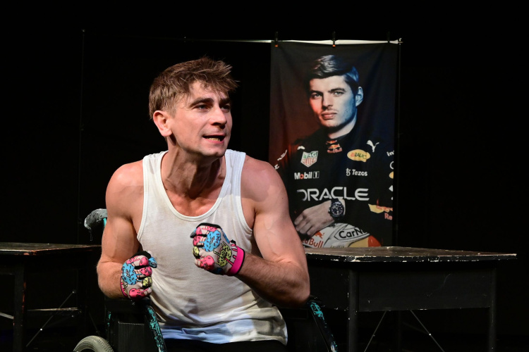 Agytakarítás - ezt a darabot is műsorra tűzik a két ünnep között a Móricz Zsigmond Színházban