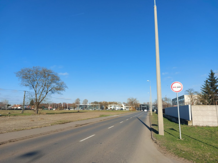 Előzési tilalom van érvényben a Tüzér utca egyes szakaszán