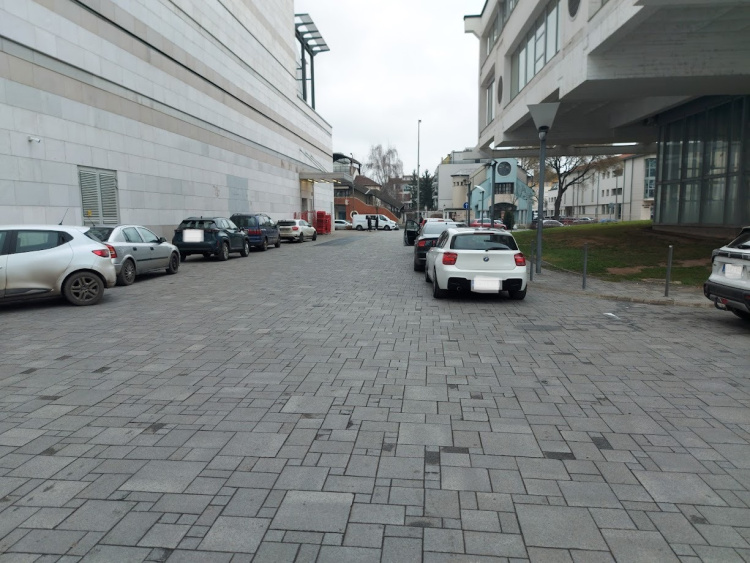 Rengeteg a szabálytalanul parkoló a belvárosban