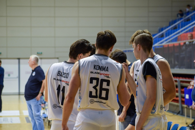 Nagy csatában maradtak alul a Cápák             