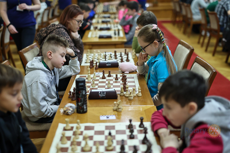 En passant - Sikeresen zárult a II. Jótékonysági Sakkverseny Nyíregyházán