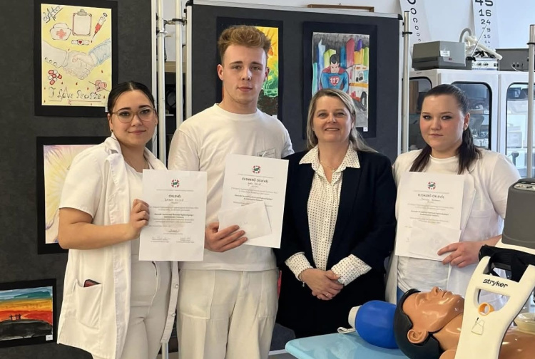 Taroltak a Zay versenyzői a vármegyei egészségügyi szakmai versenyen