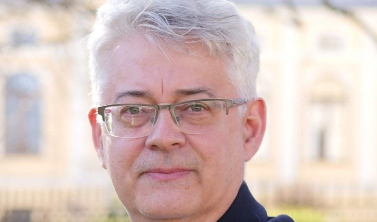 Illés Zoltán képviselő fogadóórát tart      