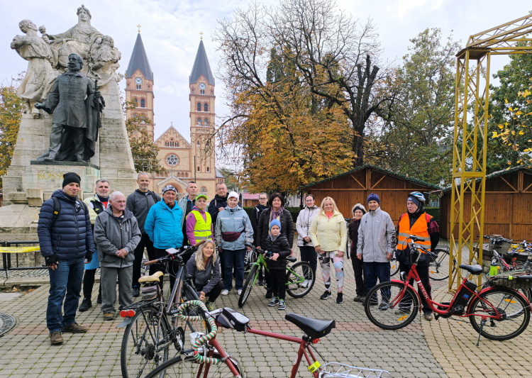 Két kerékkel a kolbászból font kerítéshez - A nyírségi disznótorosra csábítják a bicikliseket