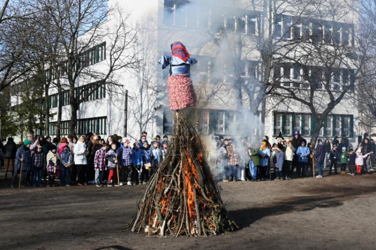 Hadd, égjen a Kisze! - A Kazinczyban már nagyon várják a tavaszt!